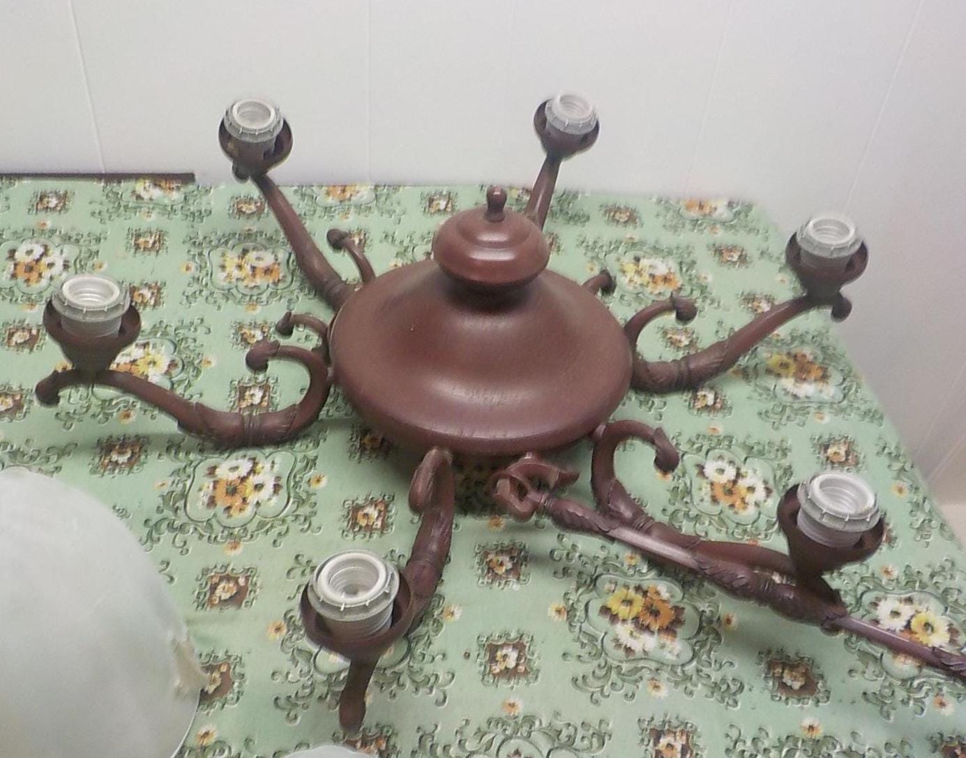 Vintage Art Deco Chandelier: Ornate 6-Arm with Frosted Glass Shades