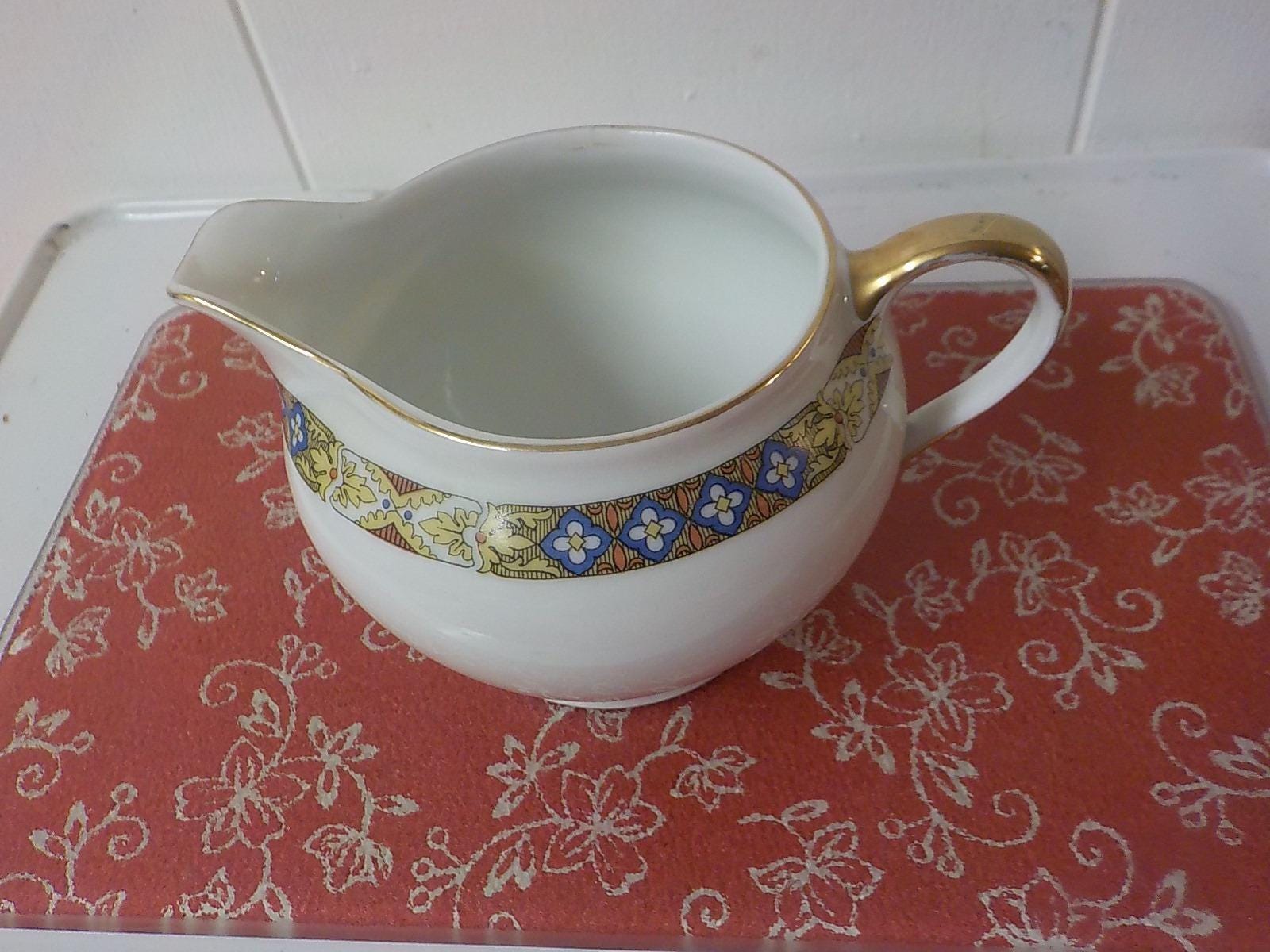 Vintage Victoria Czechoslovakian Creamer & Sugar Bowl Gold Trim Aich China item no 865