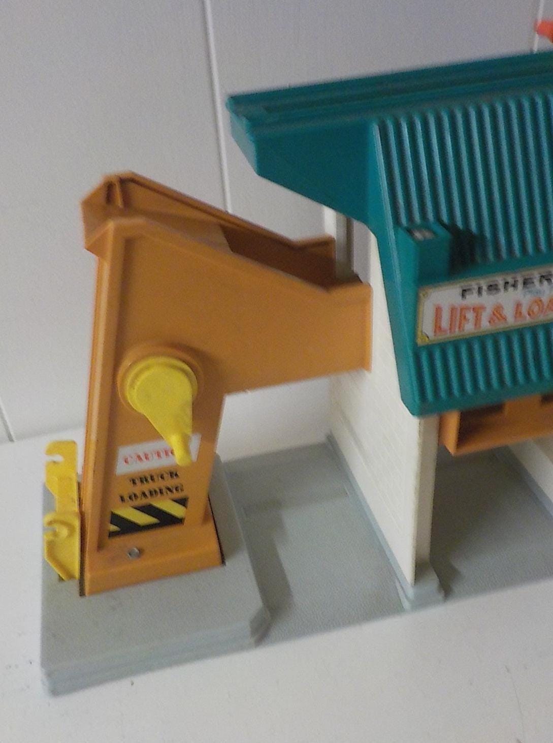 Vintage Fisher Price Little People Play Family Lift & Load Depot Set – 1976, Lot 2270