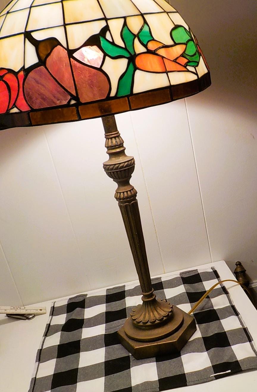 31" Tiffany-Style Leaded Glass Table Lamp — Multi-Color Shade, Country Home Style