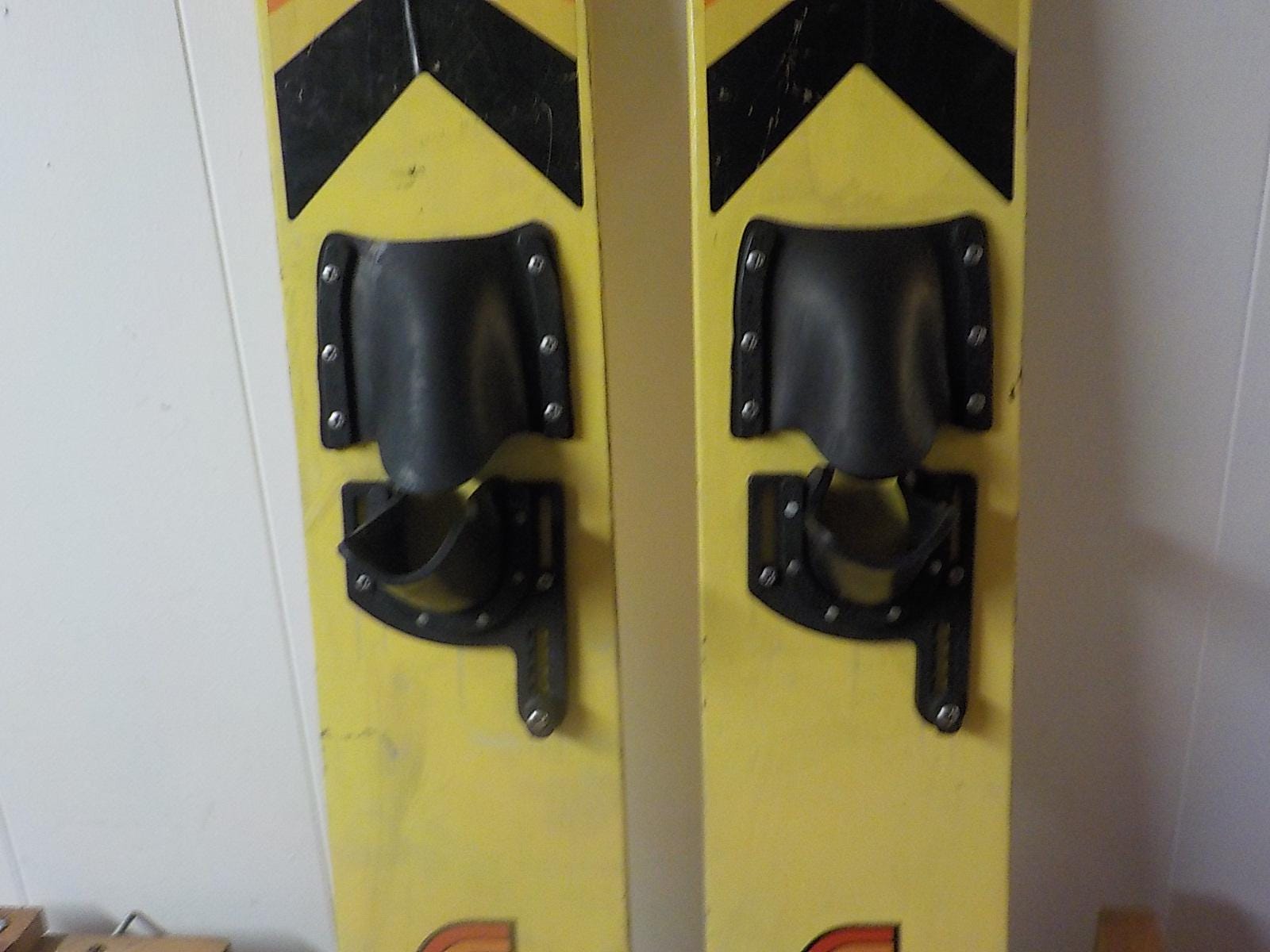 Vintage 46” Cypress Gardens Deluxe Trainer Water skies
