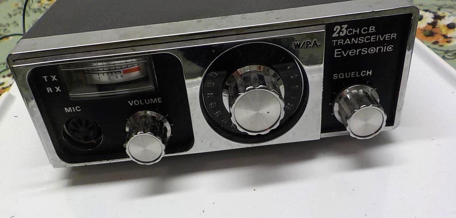 23 ch cb Transceiver Ever Sonic 27 MHz Japan with microphone item 1058