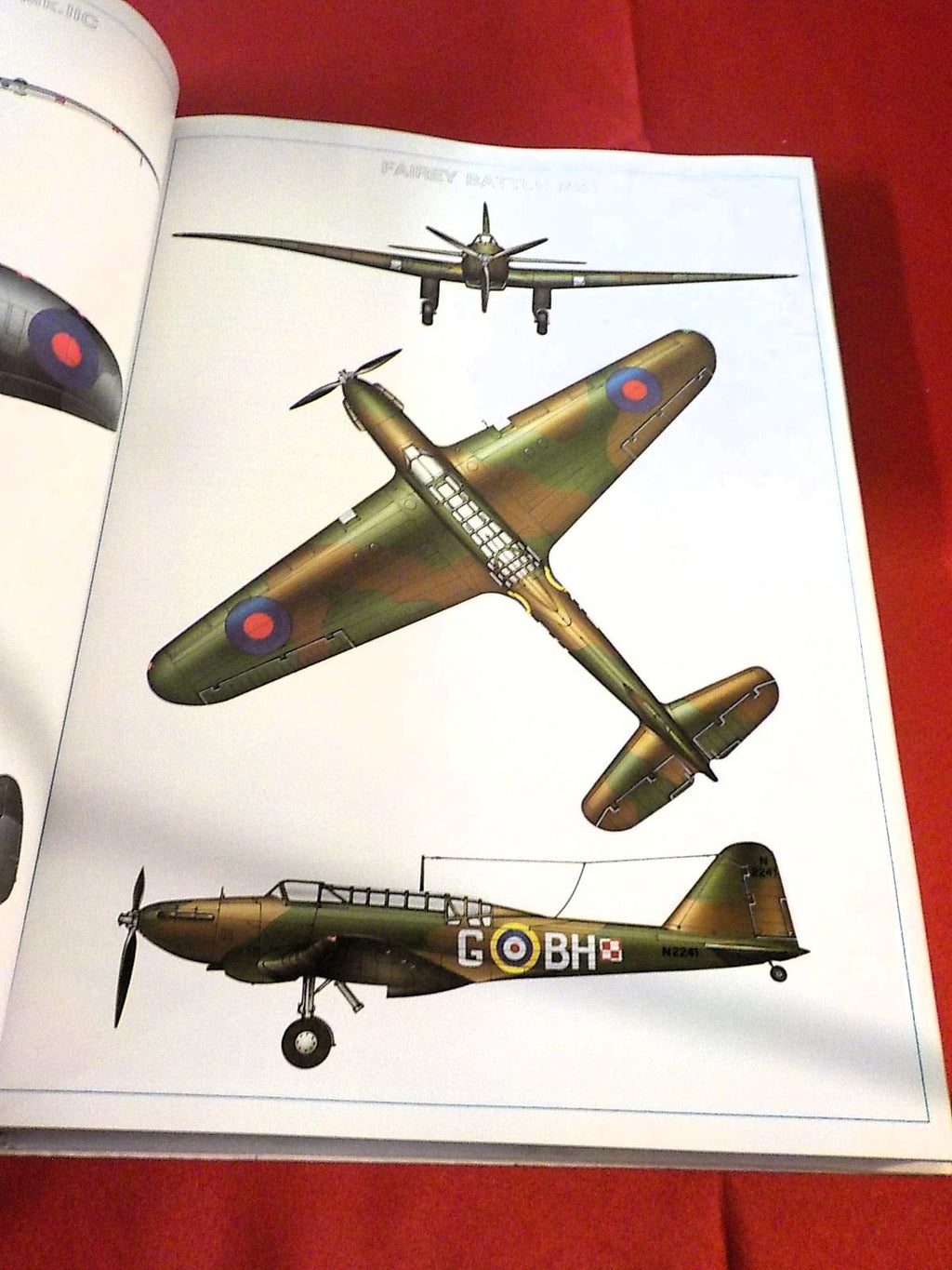 Complete Book of World War II Combat Aircraft 1933-1945 | Enzo Angelucci | Hardcover w/ Dust Cover | Lot B206