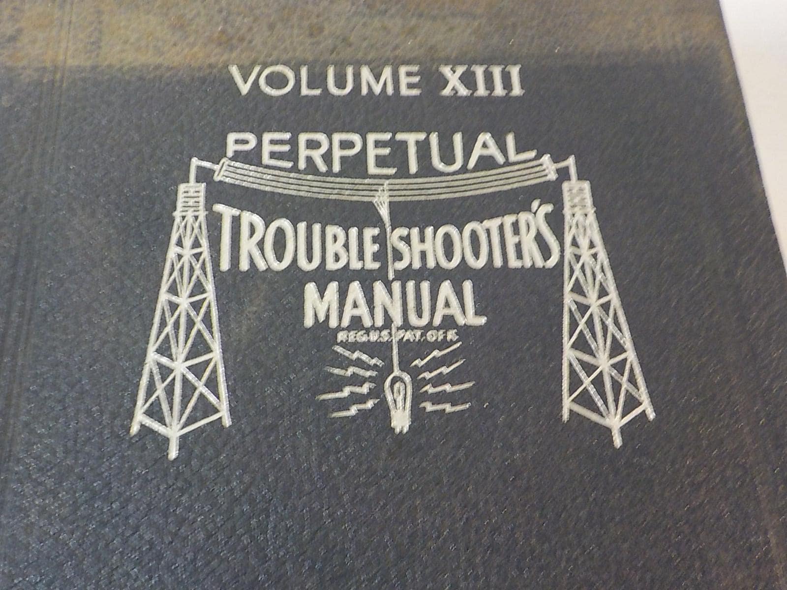 Perpetual trouble shooting manual 1942 tube radios & early car radios  lot 189