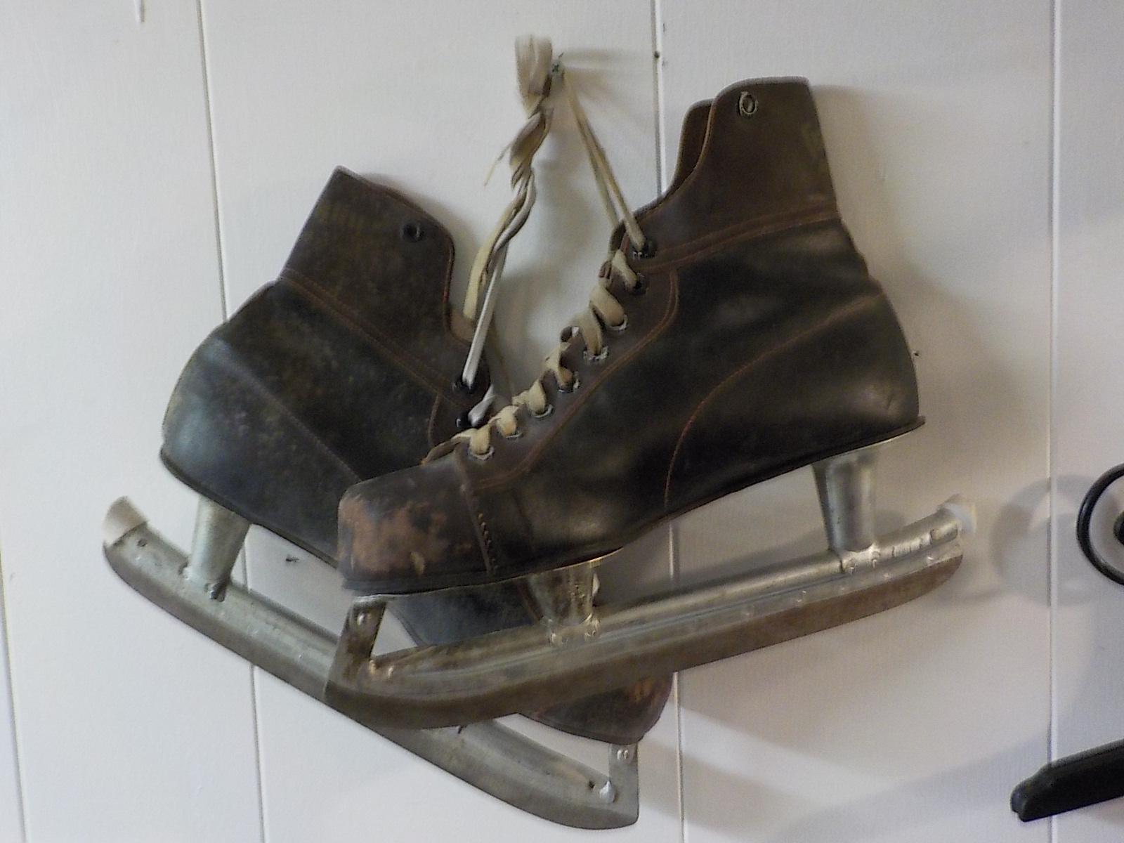 Vintage Franklin Blazer NHL Men's Hockey Ice Skates Size 6 + Bonus Pair | Lot 2436