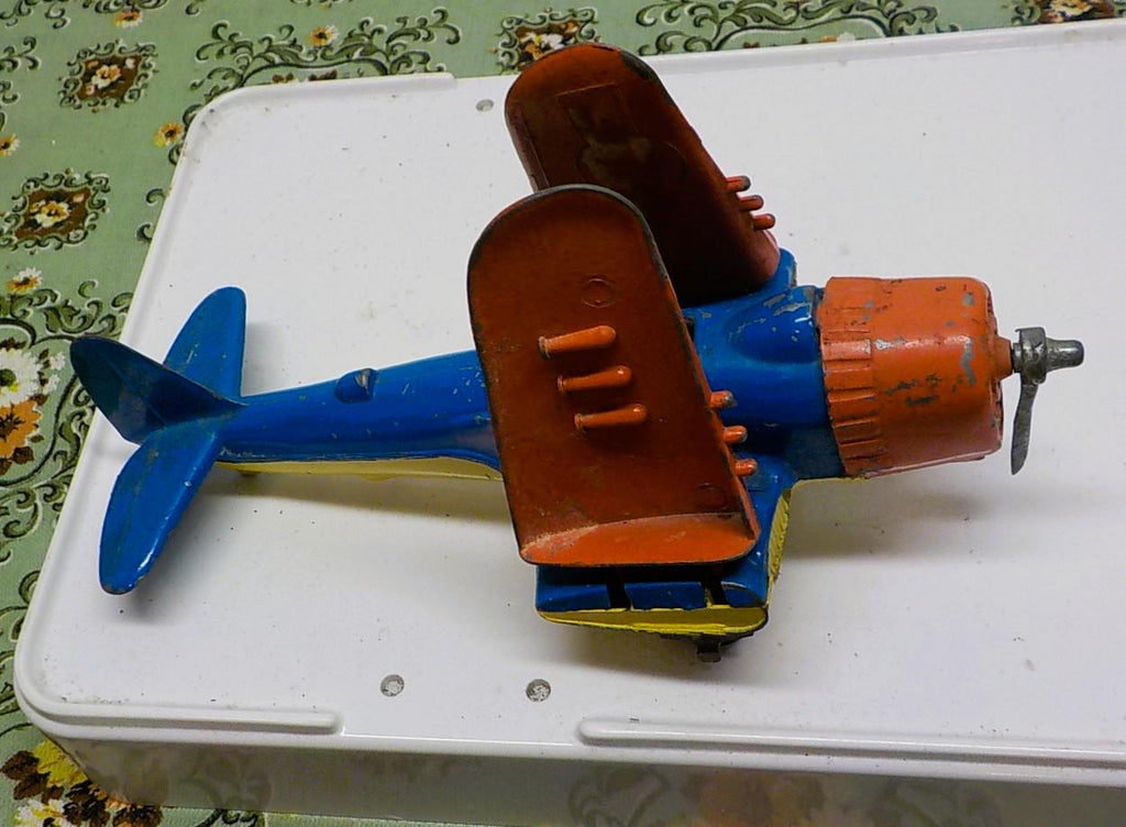 Hubley Kiddie Toy Metal Airplane — WWII Folding Wings & Wheels, Aircraft Carrier Model #1077