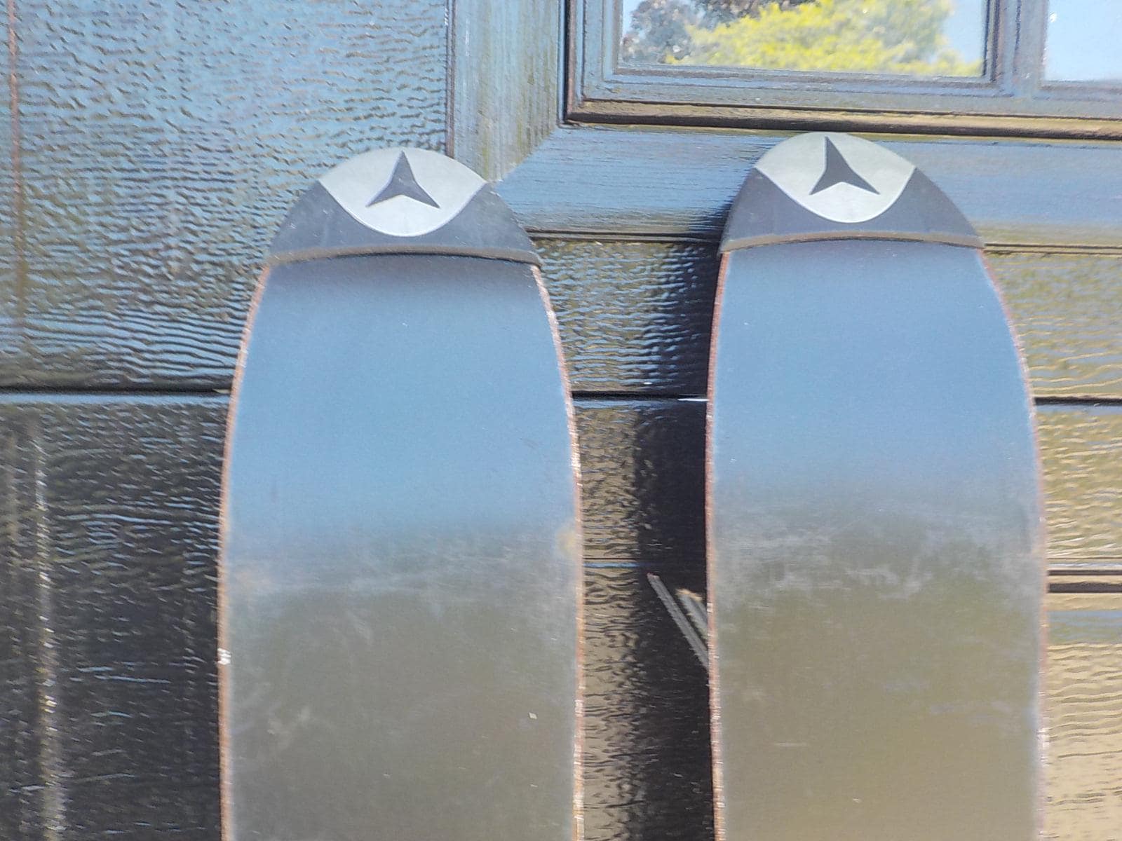 Atomic Beta V 7.20 180cm Downhill Skis with Tyrolia Bindings | Lot 2426
