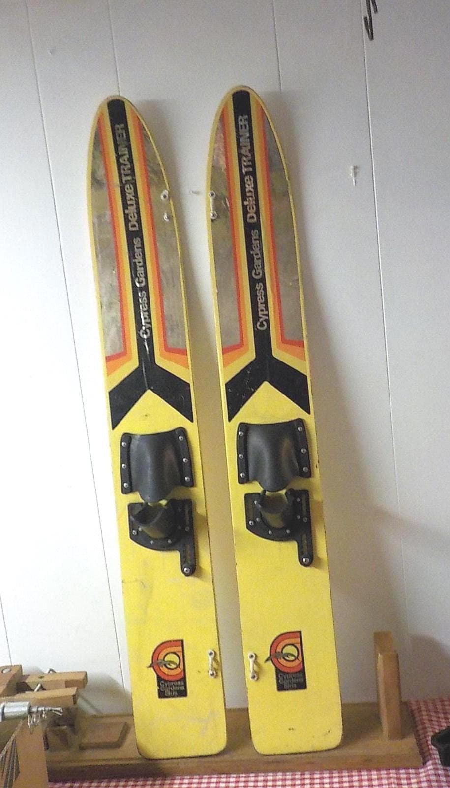 Vintage 46” Cypress Gardens Deluxe Trainer Water skies