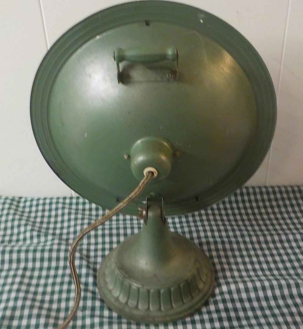 Vintage Red Seal Reflector Space Heater — Art Deco Green, 1930s–1940s
