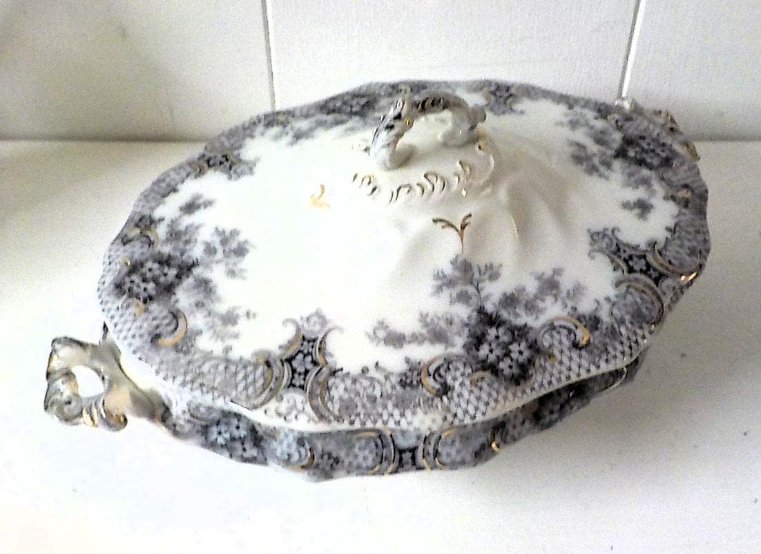 Keswick Wood & Sons England Semi-Porcelain Serving Bowls Set | Purple Floral | 1 Covered | Lot 2451