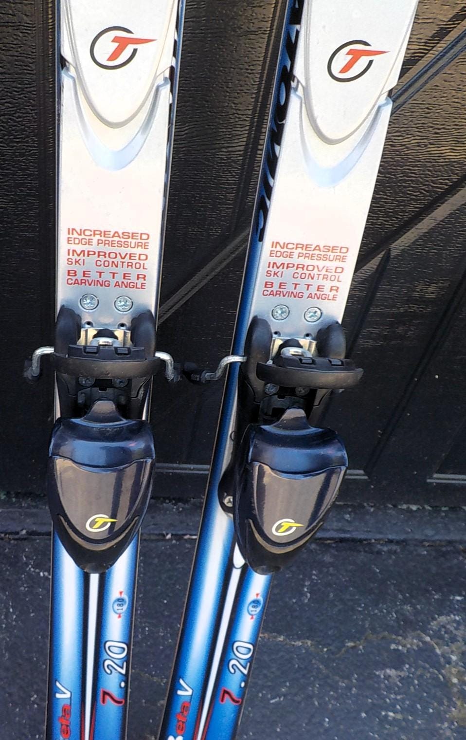 Atomic Beta V 7.20 180cm Downhill Skis with Tyrolia Bindings | Lot 2426
