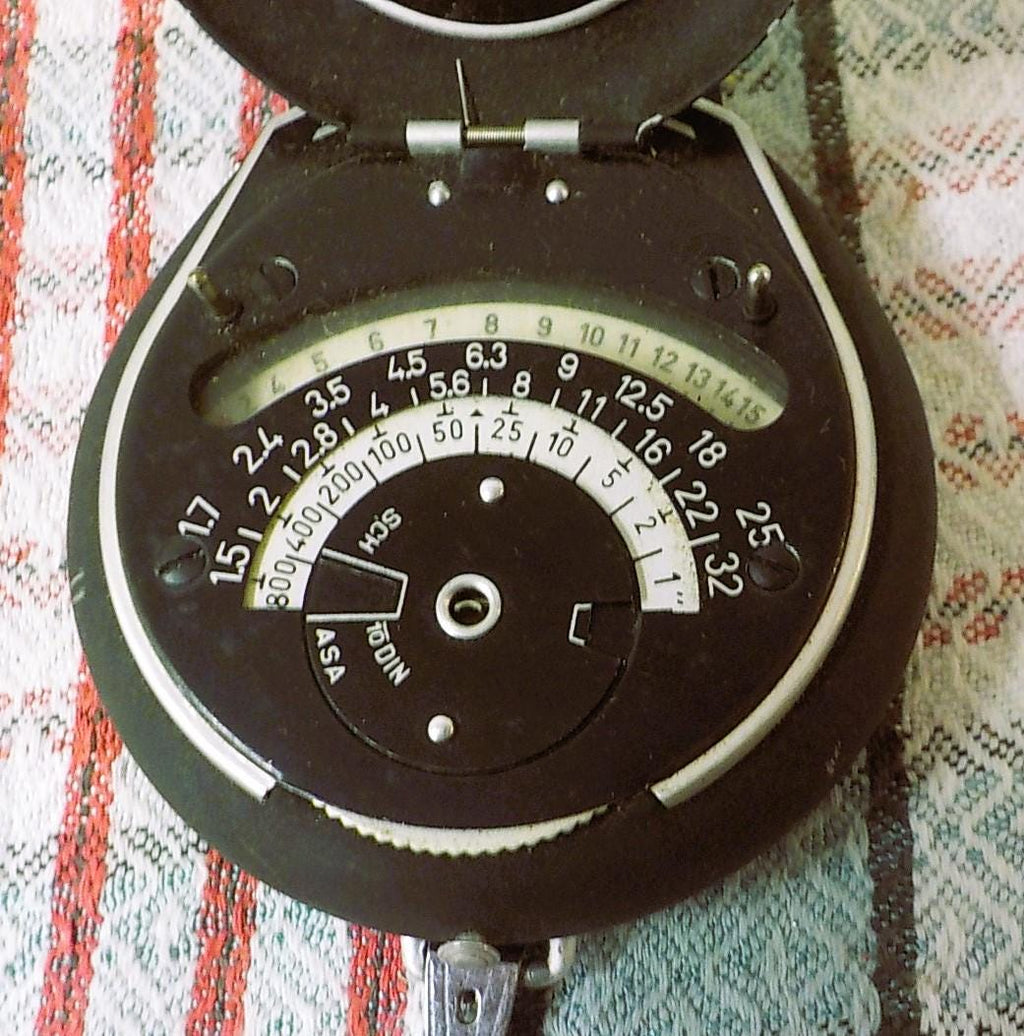 Vintage Bertham Chrolon Light Meter Germany Original Box & Papers -MINT+ item no 817