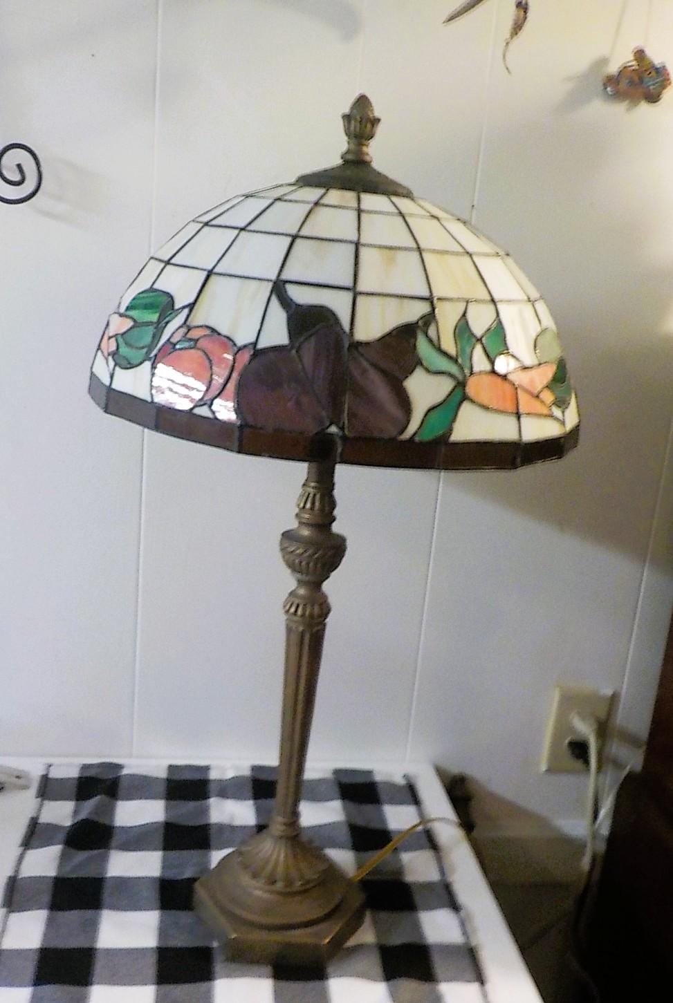 31" Tiffany-Style Leaded Glass Table Lamp — Multi-Color Shade, Country Home Style