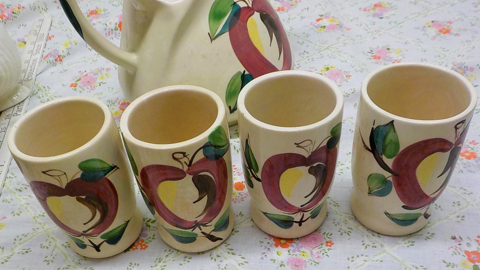Vintage Purinton Slip Ware Apple Pottery Pitcher With 4 Apple Tumblers ITEM 978