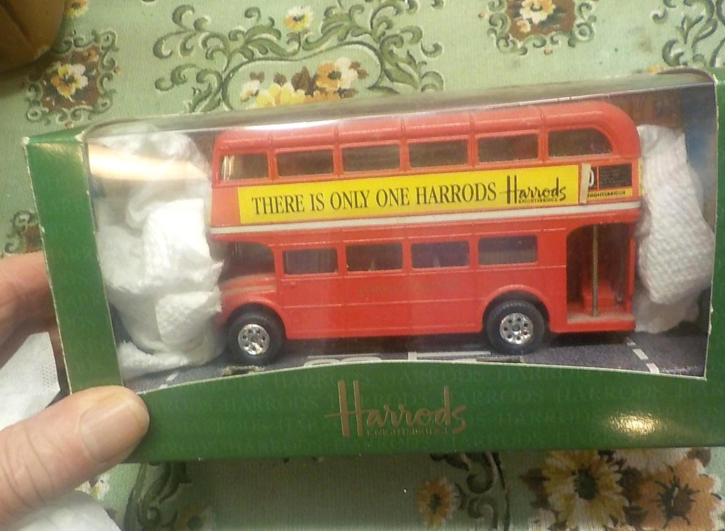Harrods Knightsbridge Diecast Double Decker Bus Scenes Of London 4.5" lot 1085