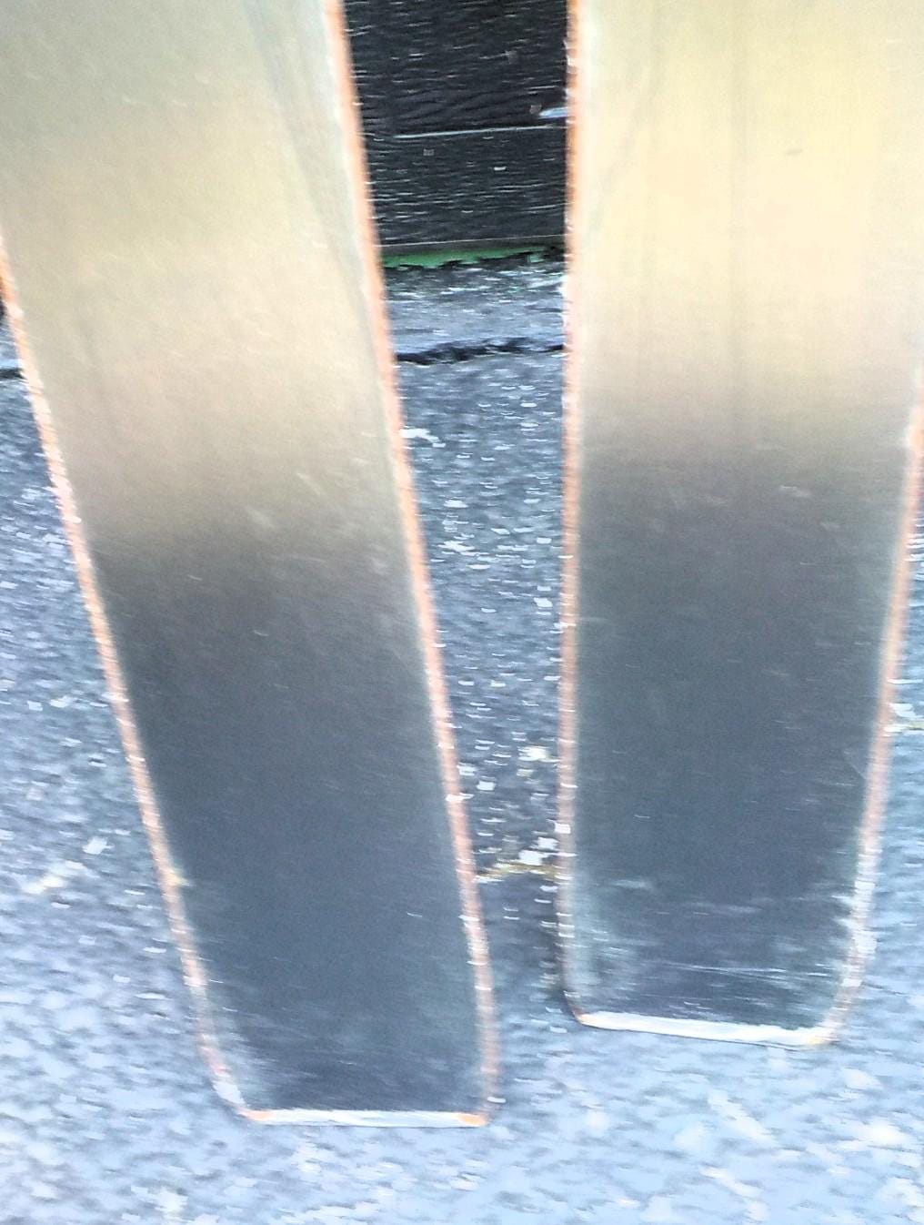 Atomic Beta V 7.20 180cm Downhill Skis with Tyrolia Bindings | Lot 2426