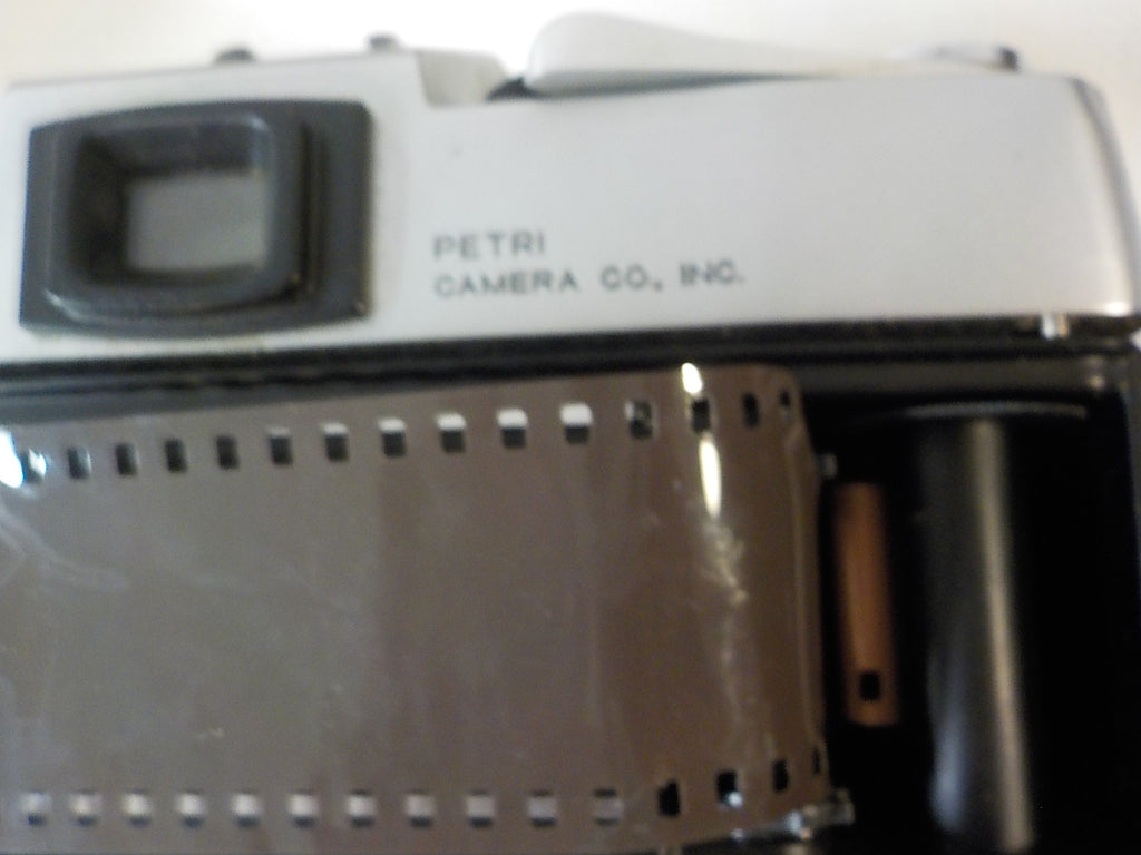 Petri Flex 7 35mm Camera w/ Petri Auto 55mm F1.8 Lens