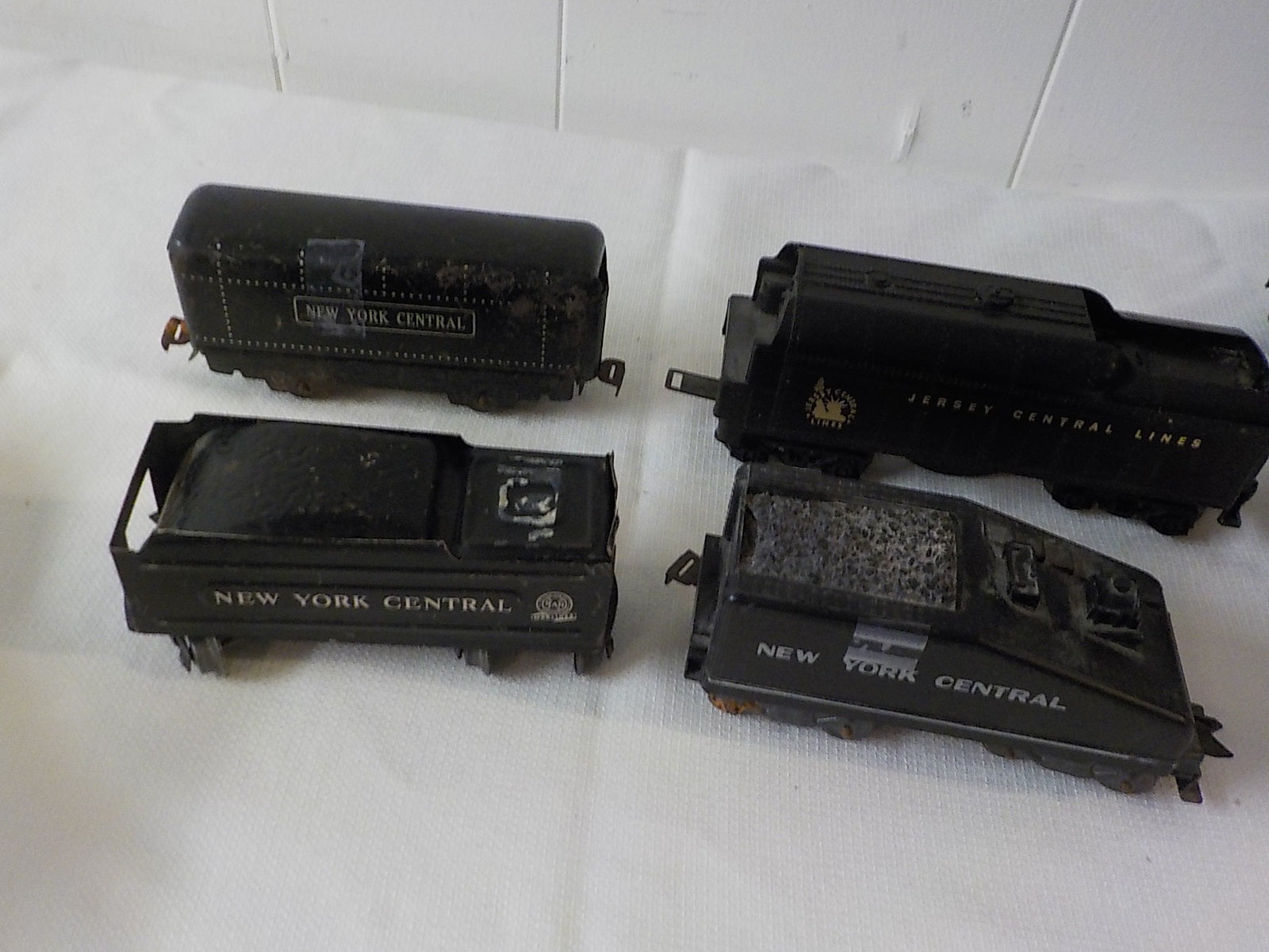Vintage 0 Gauge Train Engines with Tenders — Set of 3 Engines & 4 Tenders 2538