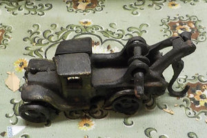 Antique Cast Iron Toys Tow Truck Wrecker 5.5" Toy could be Arcade item 1042