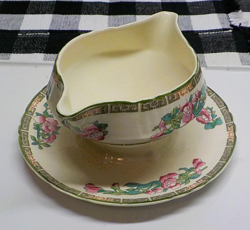 Vintage Myott Staffordshire England Gravy Boat & Underplate — Fine China