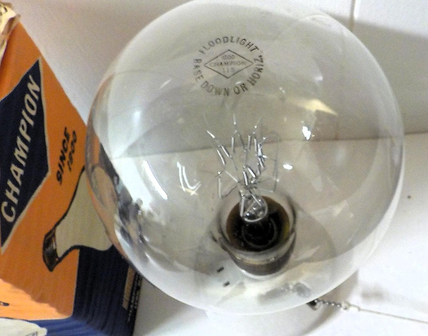 Vintage Champion 1000 / 115 Electric Light Bulbs (Lot of 6) 2410