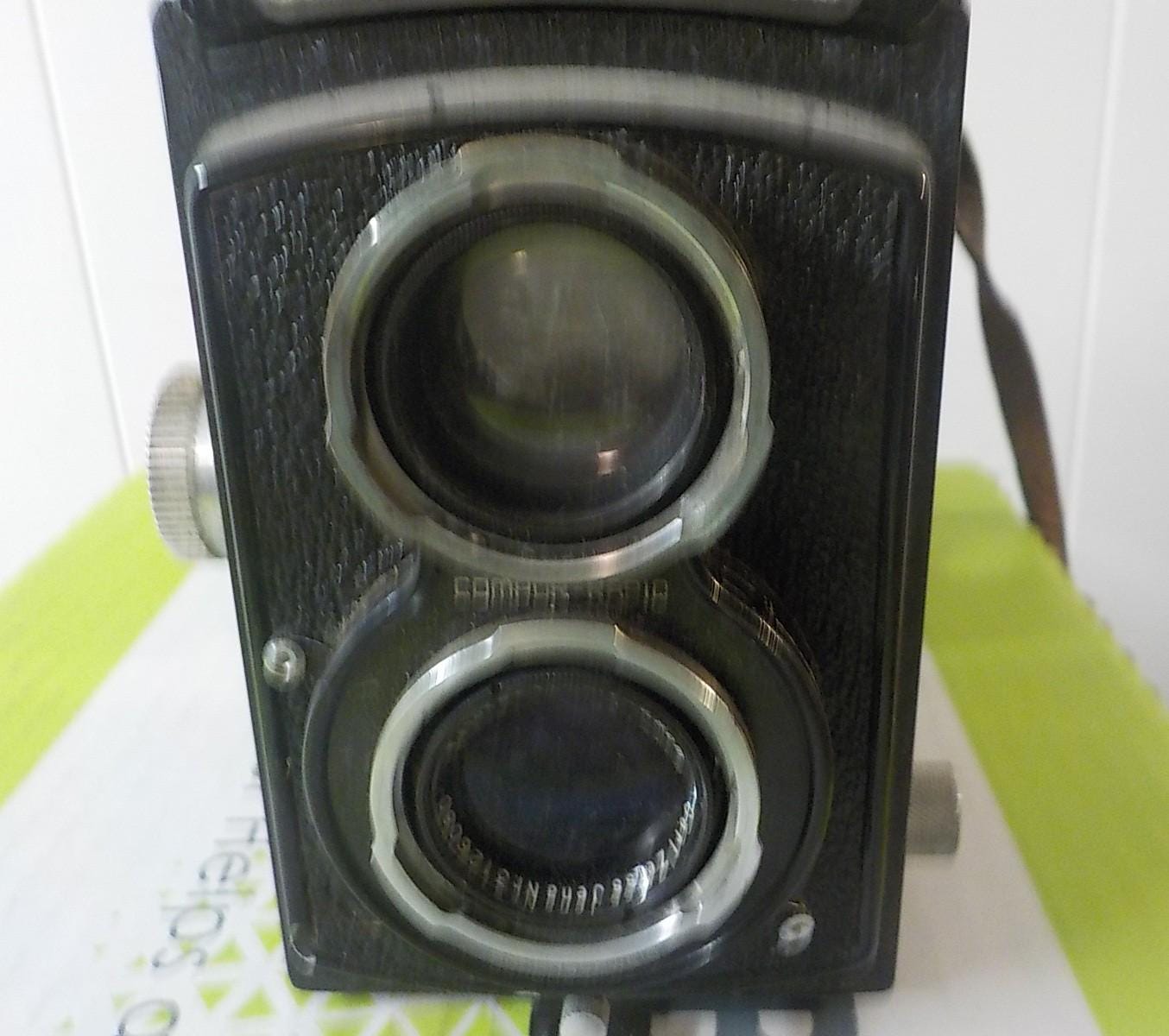 Vintage Rolleicord II TLR Camera — Type 5, Carl Zeiss Triotar 75mm f/3.5, with Case (Untested)