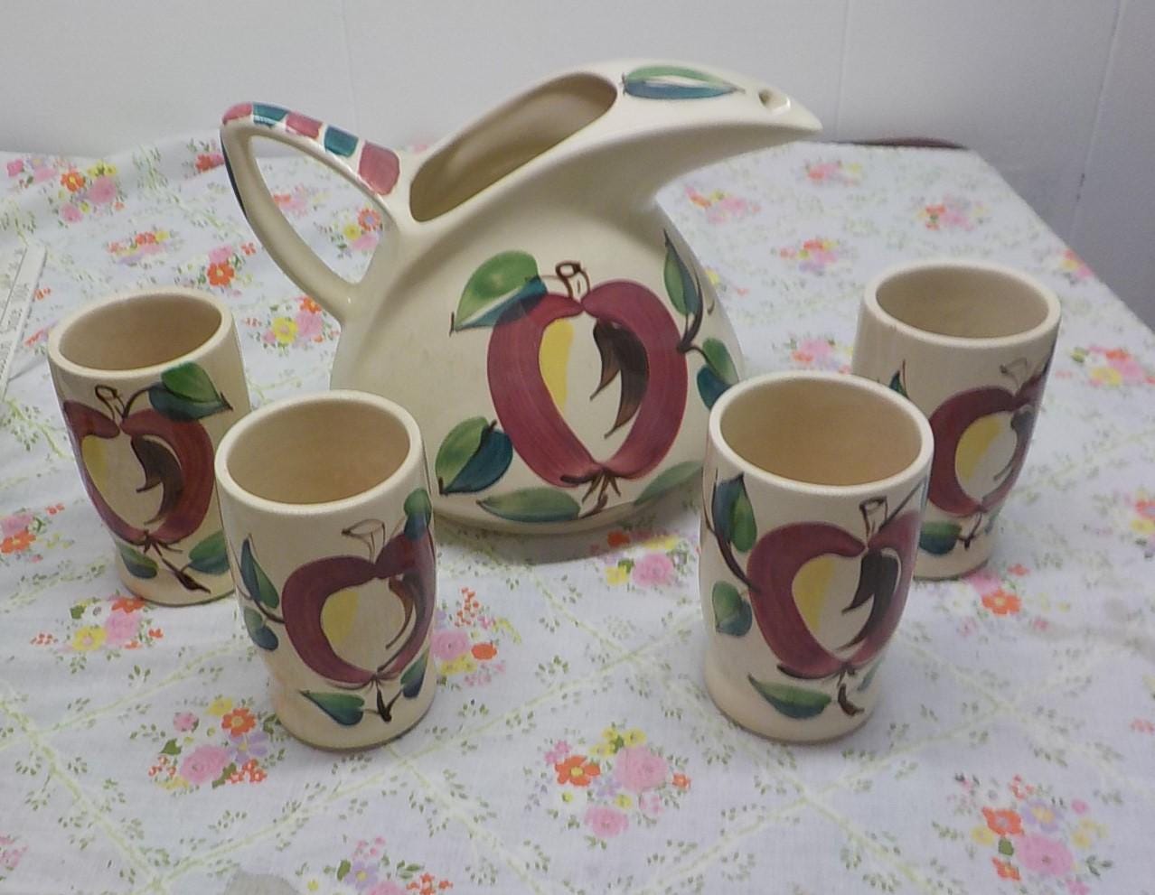 Vintage Purinton Slip Ware Apple Pottery Pitcher With 4 Apple Tumblers ITEM 978