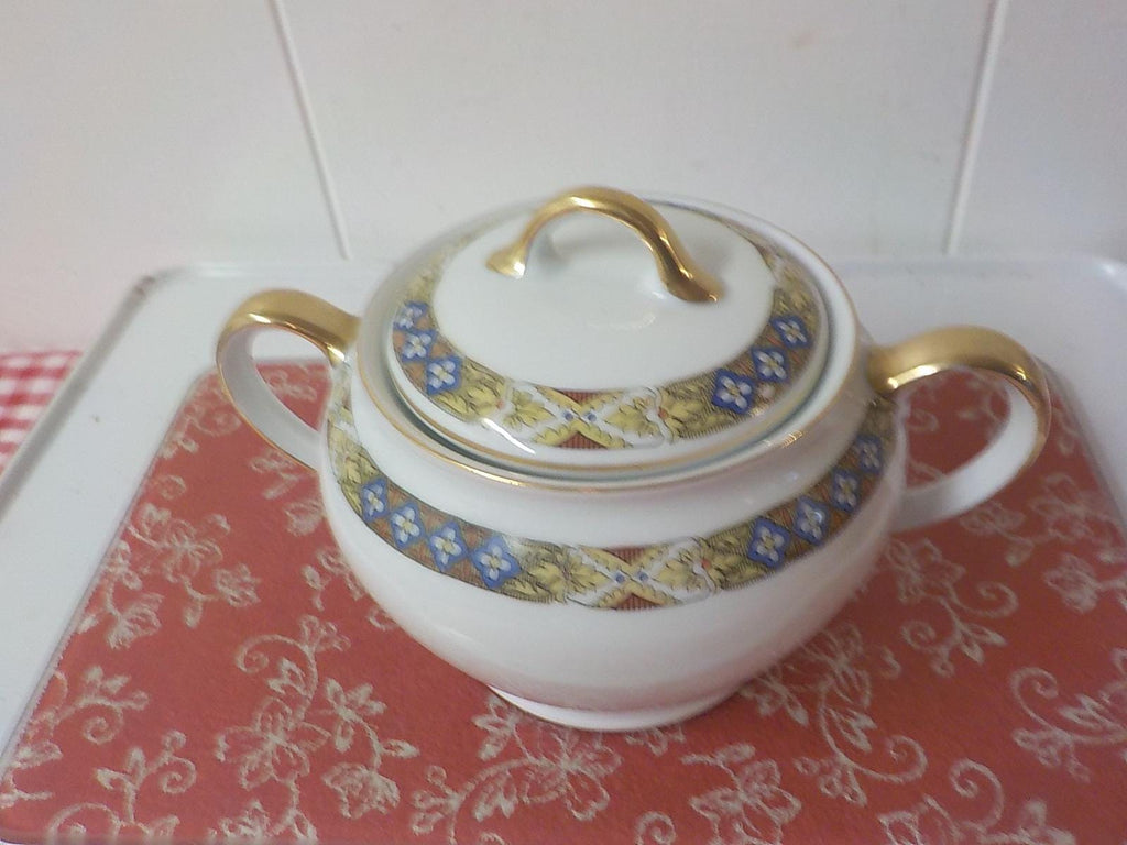 Vintage Victoria Czechoslovakian Creamer & Sugar Bowl Gold Trim Aich China item no 865