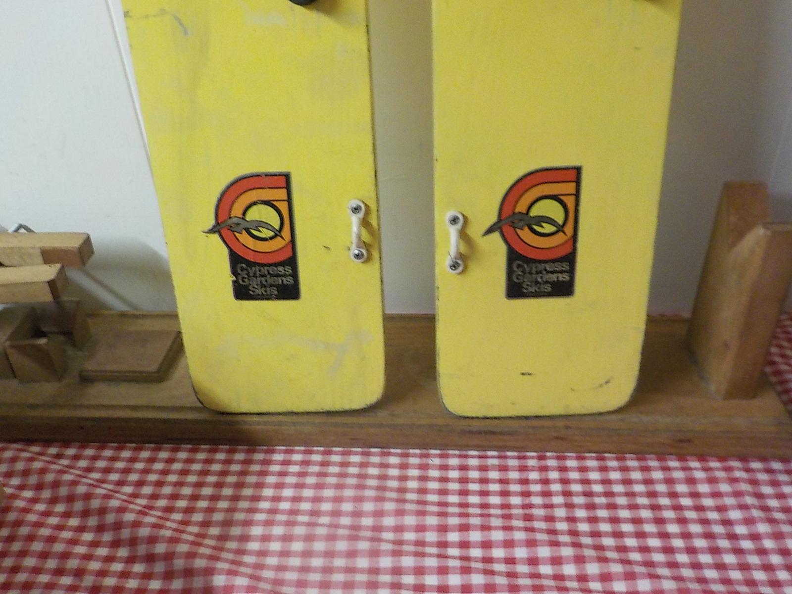 Vintage 46” Cypress Gardens Deluxe Trainer Water skies